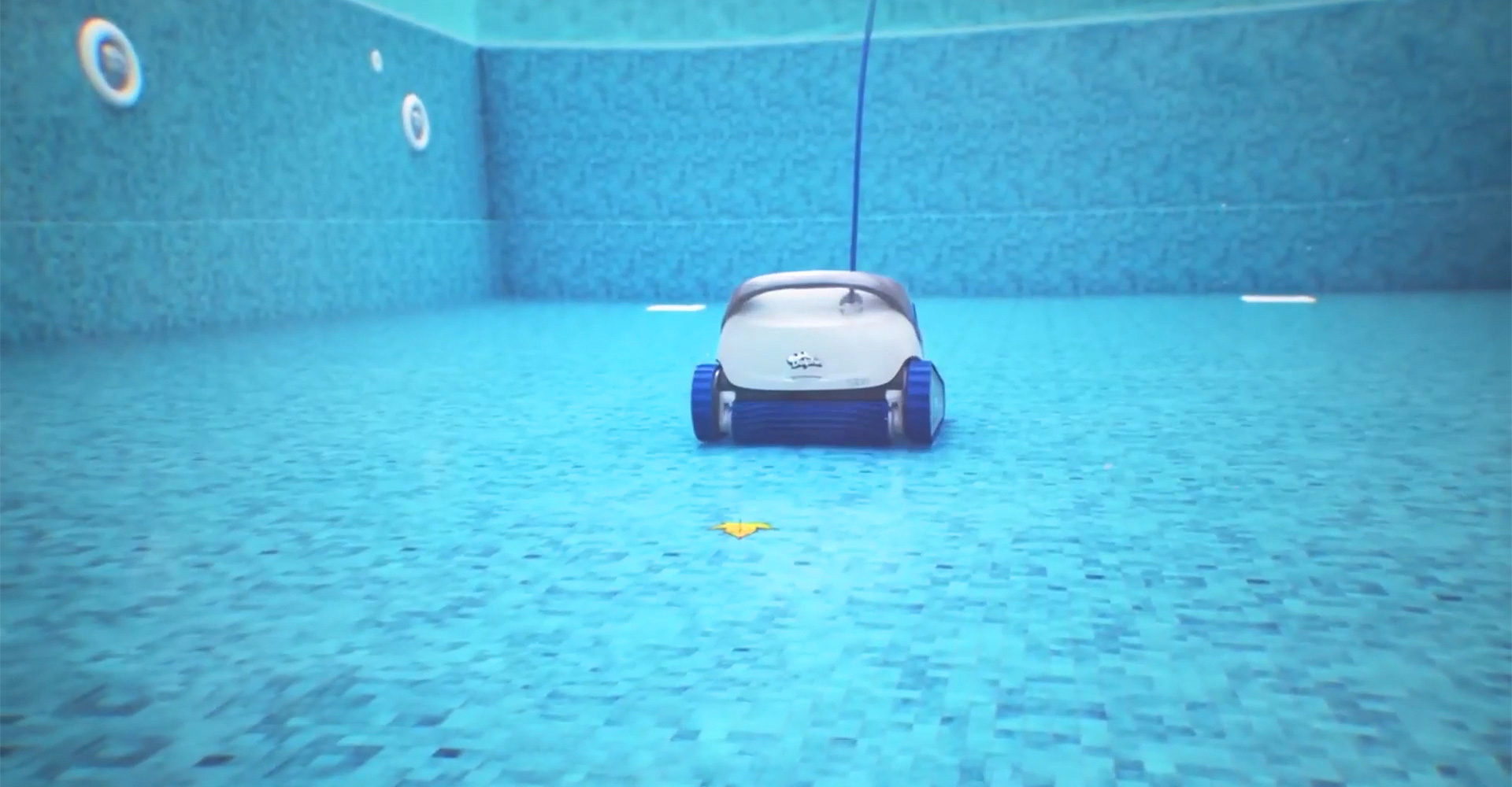 Robot de curatat piscine